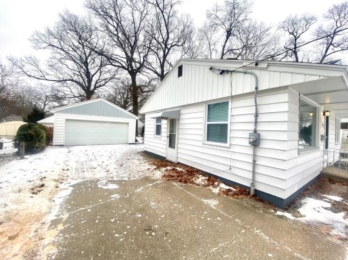 3370 Temple St, Meskegon, MI 49444-2757