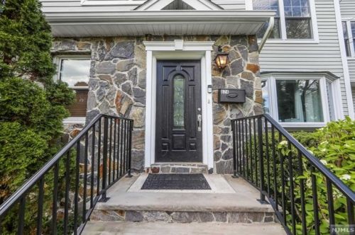 874 Broad St, Teaneck, NJ 07666-4421