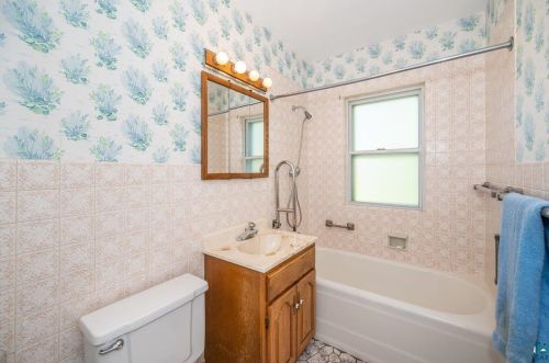 5811 Glenwood St, Duluth MN 55804-1621 exterior