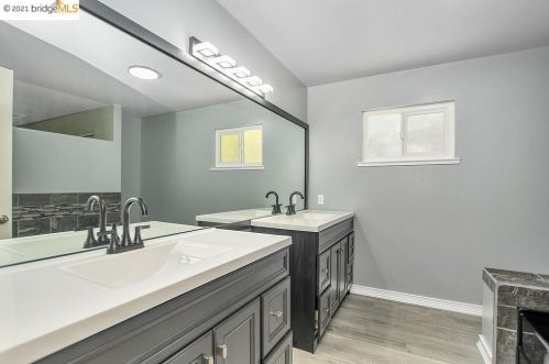 1180 Ridgemont Pl, Concord CA 94521-4831 exterior