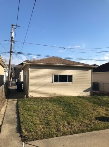 2937 77 Ave, Chicago IL 60707-3633 exterior
