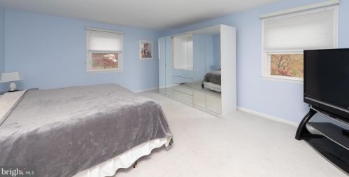 2076 Packard Ave, Huntingdon Valley PA 19006-6418 exterior