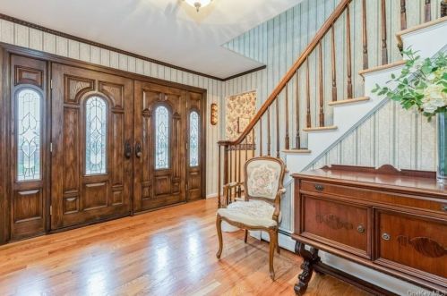 345 Svahn Dr, Valley Cottage NY 10989-1608 exterior