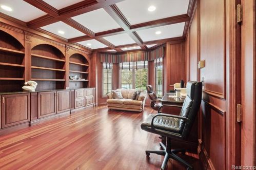 2511 Golf Crst Dr, Rochester MI 48309-4063 exterior