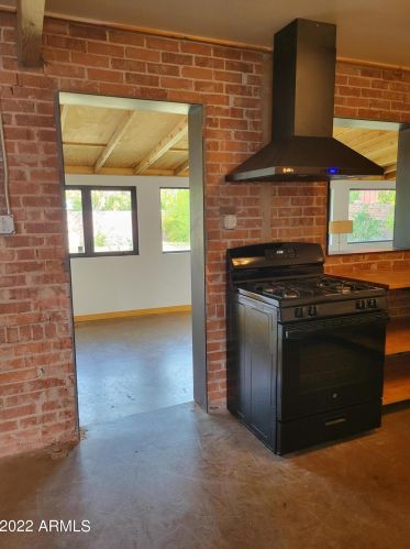 2530 Devonshire Ave, Phoenix AZ  85016-5660 exterior