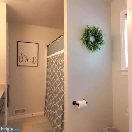 295 Fenwick Rd, Pilesgrove NJ exterior