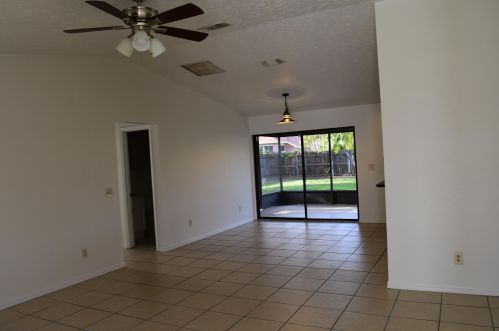 1337 Hunnicut Ave, Fort Pierce FL 34953-7711 exterior