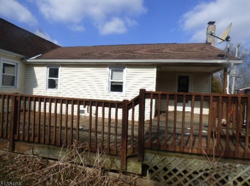 6 Water St, Hackettstown, NJ 07840-4927