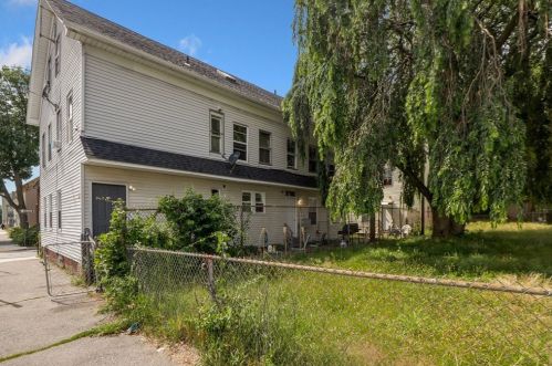 18 Lafayette St, Worcester MA 01608-2131 exterior