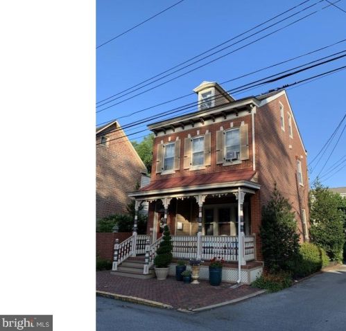 29 4th St, New Castle, DE 19720-5013