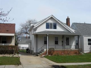 525 Spencer St, Detroit MI  48220-2649 exterior
