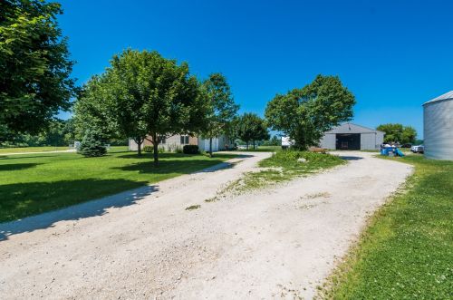 22116 Frontage Rd, Joliet IL 60431-9039 exterior