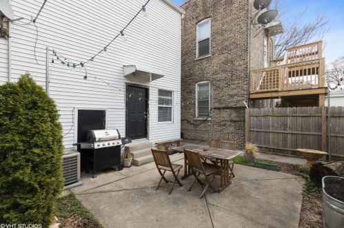 1350 Bell Ave, Chicago IL 60622-3033 exterior