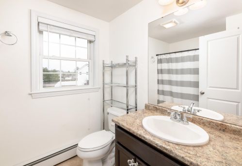 24 Amy Way, Concord NH  03303-1045 exterior