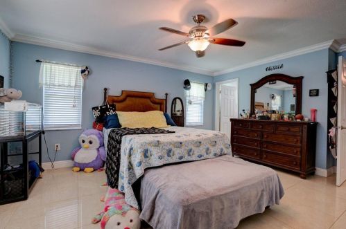 8470 Mizzen Dr, Boynton Beach FL 33472-2721 exterior