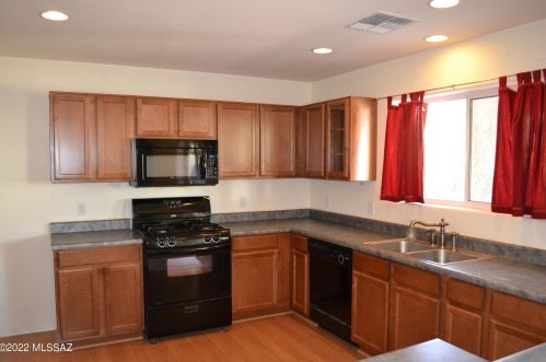 4833 Orchard Grass Dr, Tucson, AZ 85756-5270