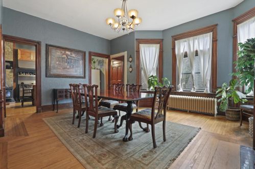 2126 Juneau Ave, Milwaukee WI 53233-1119 exterior