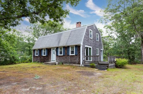 210 Aquinnah Rd, Eastham, MA 02642-1704