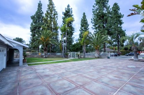 1910 Domingo Rd, Fullerton CA 92835-3411 exterior