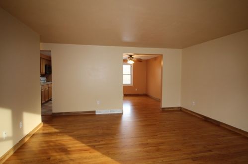 517 Malabar Dr, Pittsburgh PA  15239-2525 exterior