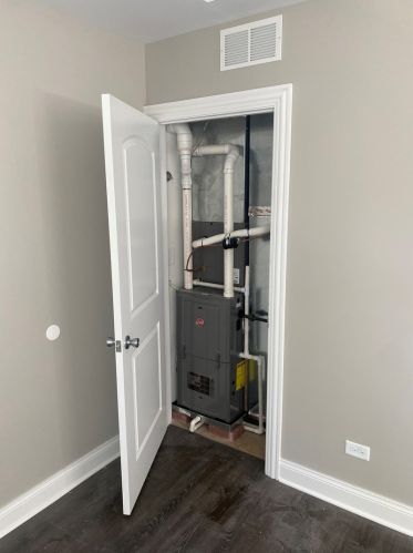 4915 Melvina Ave, Chicago IL  60630-2907 exterior