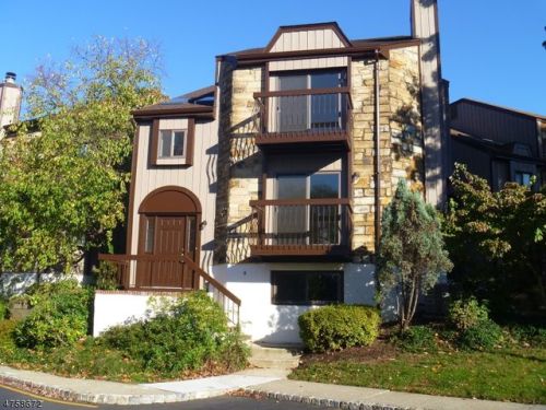 72 Edinborough Ct, Hackettstown, NJ 07840-4230