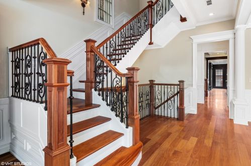 716 Schubert Ave, Chicago IL 60614-1247 exterior