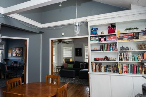 204 Broad St, Meriden CT 06450-6505 exterior