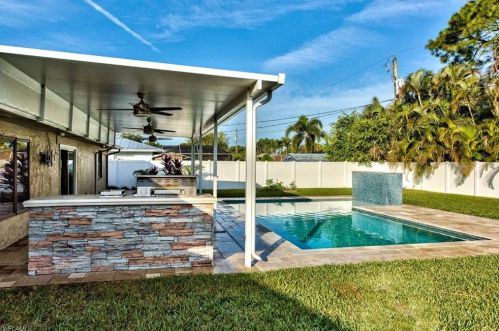 239 Johnnycake Dr, Naples FL 34110-1346 exterior