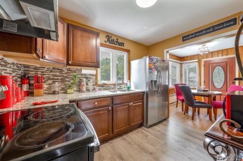 118 Bernard Ave, Edison NJ 08837-3419 exterior