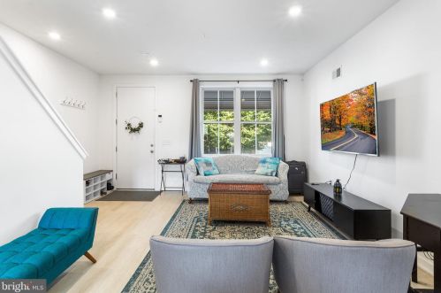 1950 8th St, Philadelphia PA 19122-2023 exterior