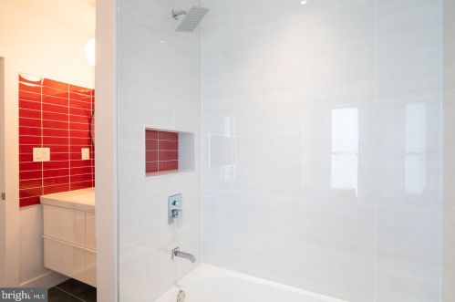 2833 Jackson St, Philadelphia PA  19145-2426 exterior