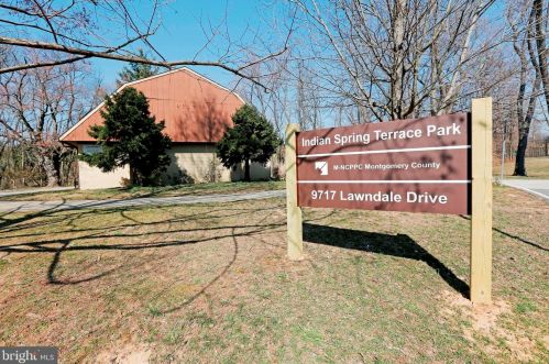 9609 Hastings Dr, Silver Spring MD 20901-3198 exterior