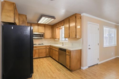 1621 Duckart Way, Modesto CA  95355-3714 exterior