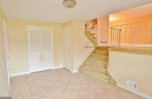 38 Polhemus Ter, Whippany, NJ