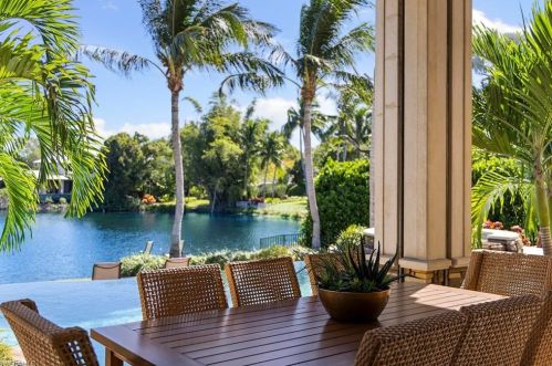 655 Bougainvillea Rd, Naples FL 34102-5545 exterior