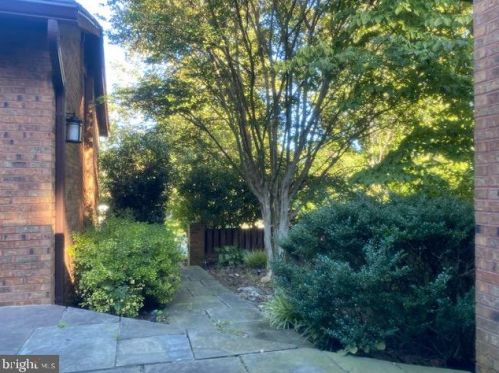 8108 Appalachian Ter, Rockville MD 20854-4050 exterior