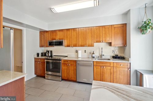 10302 Castlehedge Ter, Silver Spring MD  20902-5807 exterior