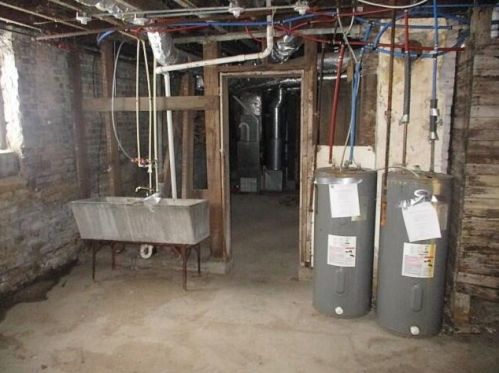 2830 Palmer St, Milwaukee WI 53212-2435 exterior