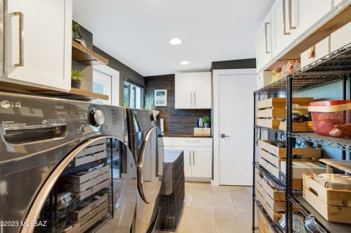 6126 Seneca St, Tucson AZ  85712-3011 exterior