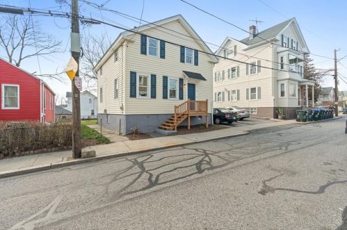 14 Leah St, Providence, RI 02908-5102