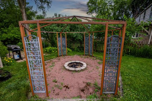 4088 Glenway St, Milwaukee WI 53222-1115 exterior