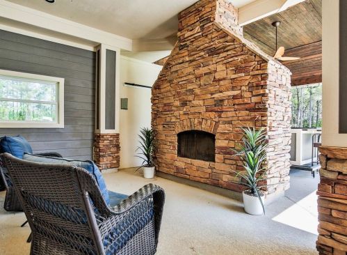 3315 Spg Br Rd, Montgomery TX 77316-2503 exterior