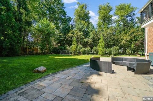 3 Pne Ter, Demarest NJ 07627-1214 exterior