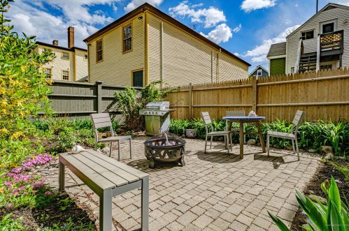 70 Gray St, Portland, ME 04102-5334