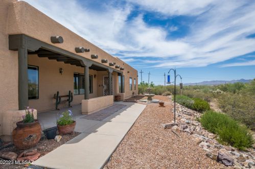 7015 Camino De Los Caballos, Tucson AZ 85743-9689 exterior