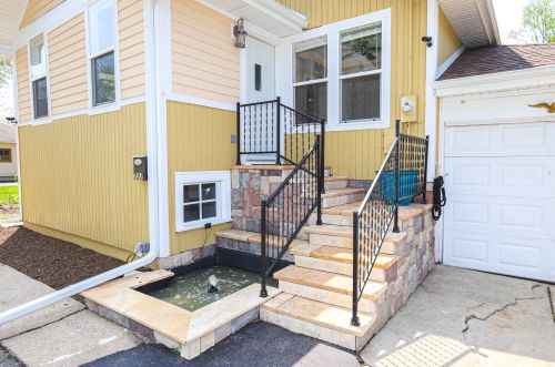 737 Clay St, Bull Valley IL 60098-3321 exterior