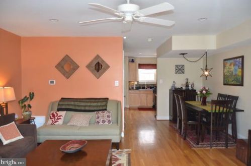 1002 Colonial Ave, Alexandria VA  22314-1323 exterior