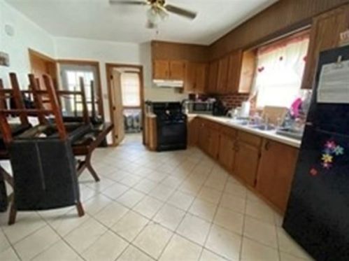 109 Lyons St, Springfield MA 01151-1610 exterior