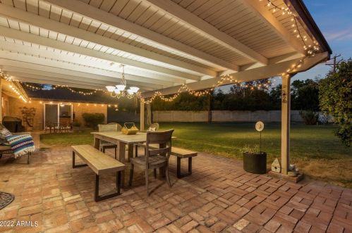 8051 14 Ave, Phoenix AZ 85023-2585 exterior